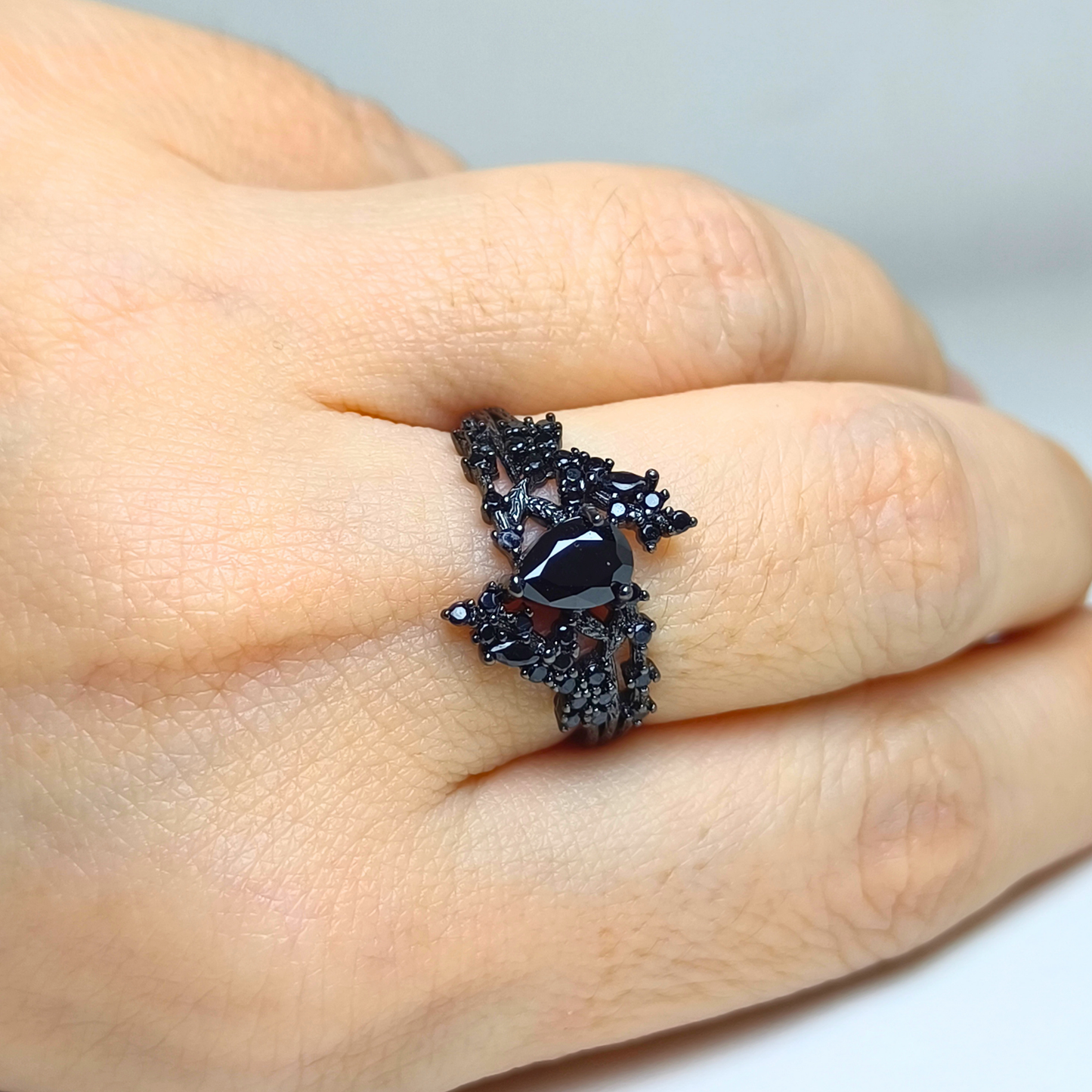Noir Thornveil | Black Spinel Ring