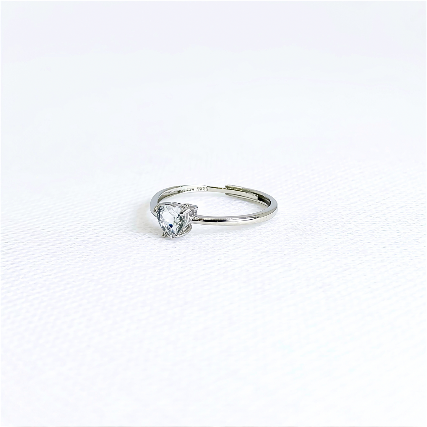Purelight | White Topaz Heart Ring