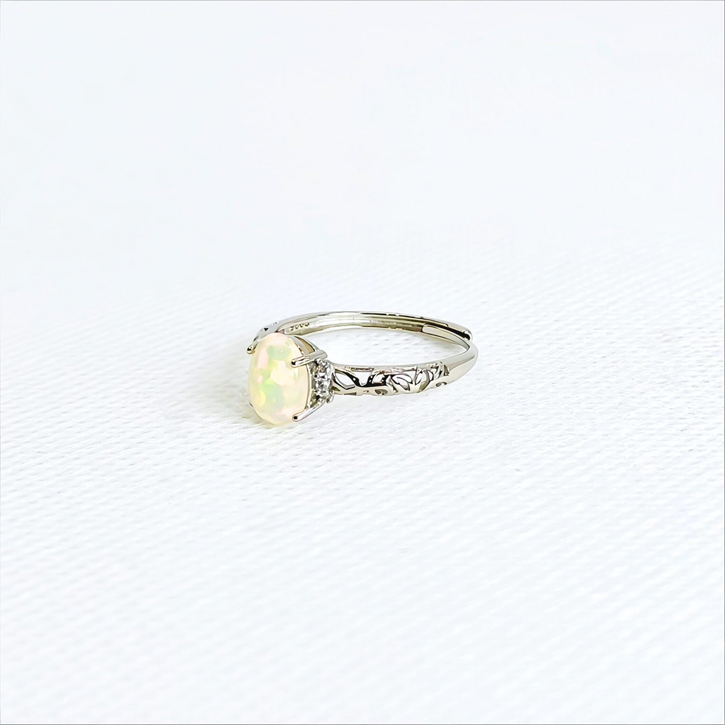 Auroralight | White Opal Ring
