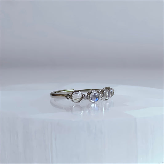 Moonphase Band | Multi-Moonstone Ring