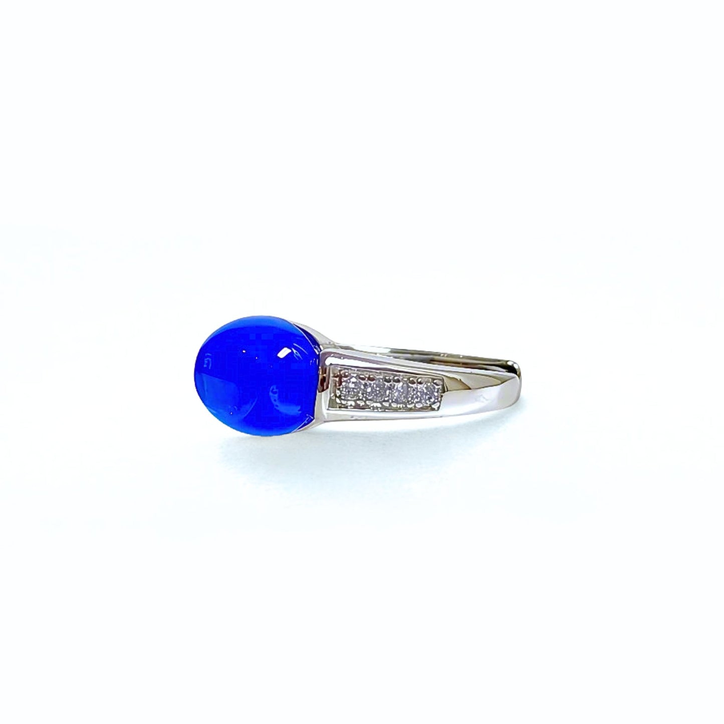 Sapphire Light | Lab-Grown Sapphire Cabochon Ring
