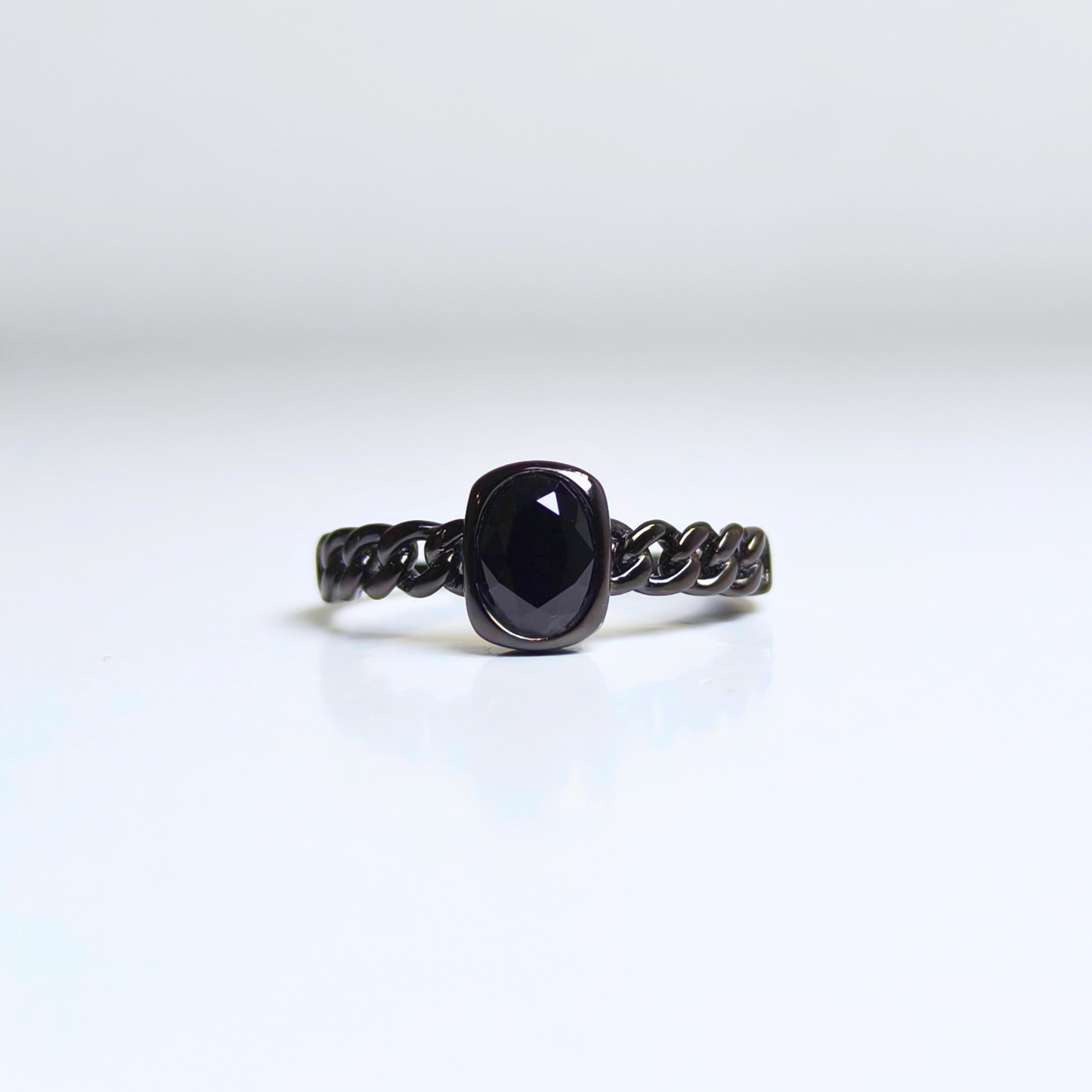 Noir Link | Black Spinel Ring