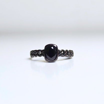 Noir Link | Black Spinel Ring