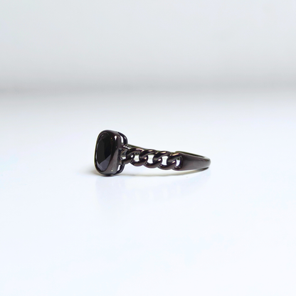 Noir Link | Black Spinel Ring