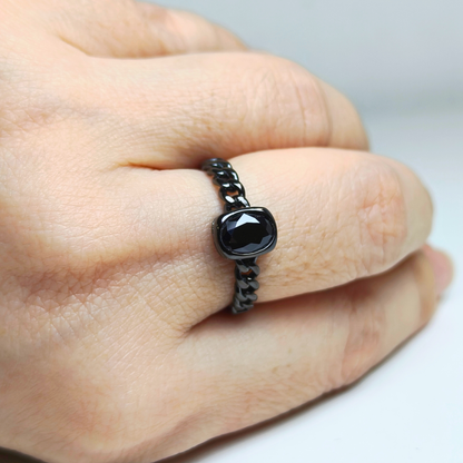 Noir Link | Black Spinel Ring