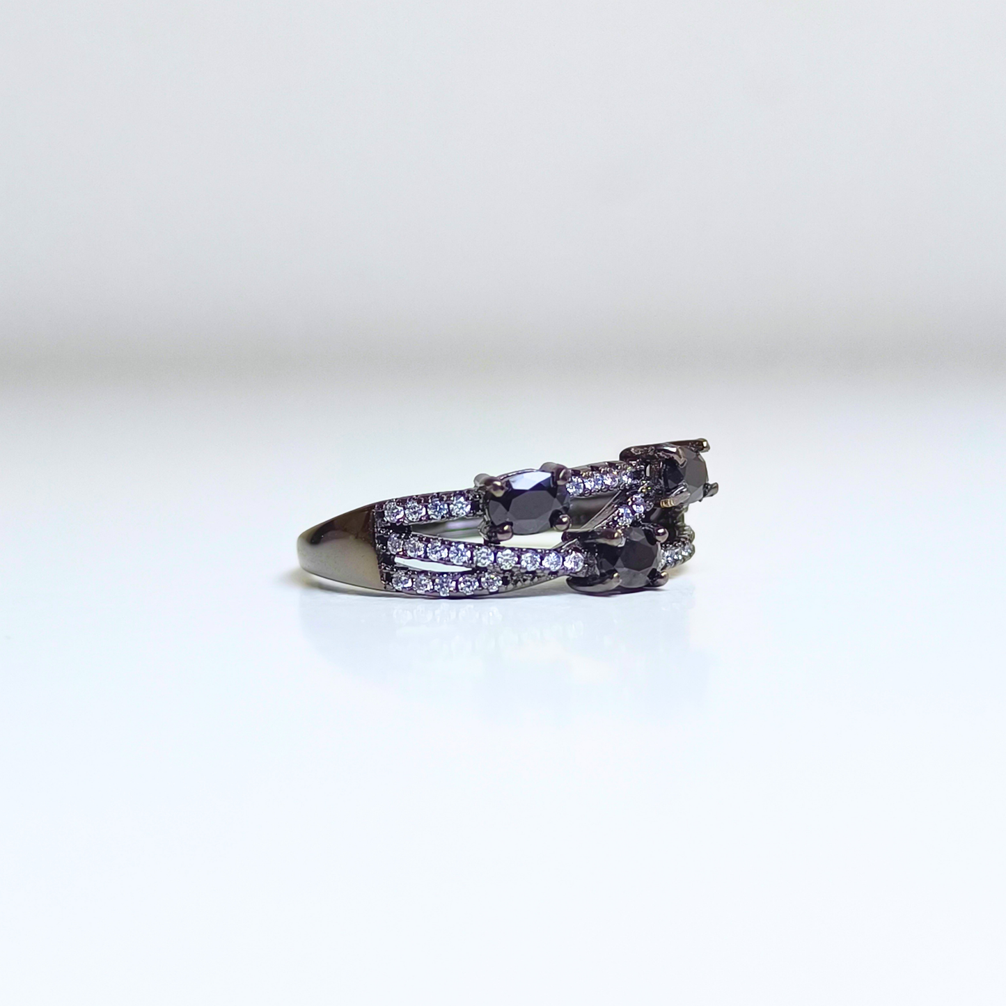 Noir Trinity | Black Spinel Ring