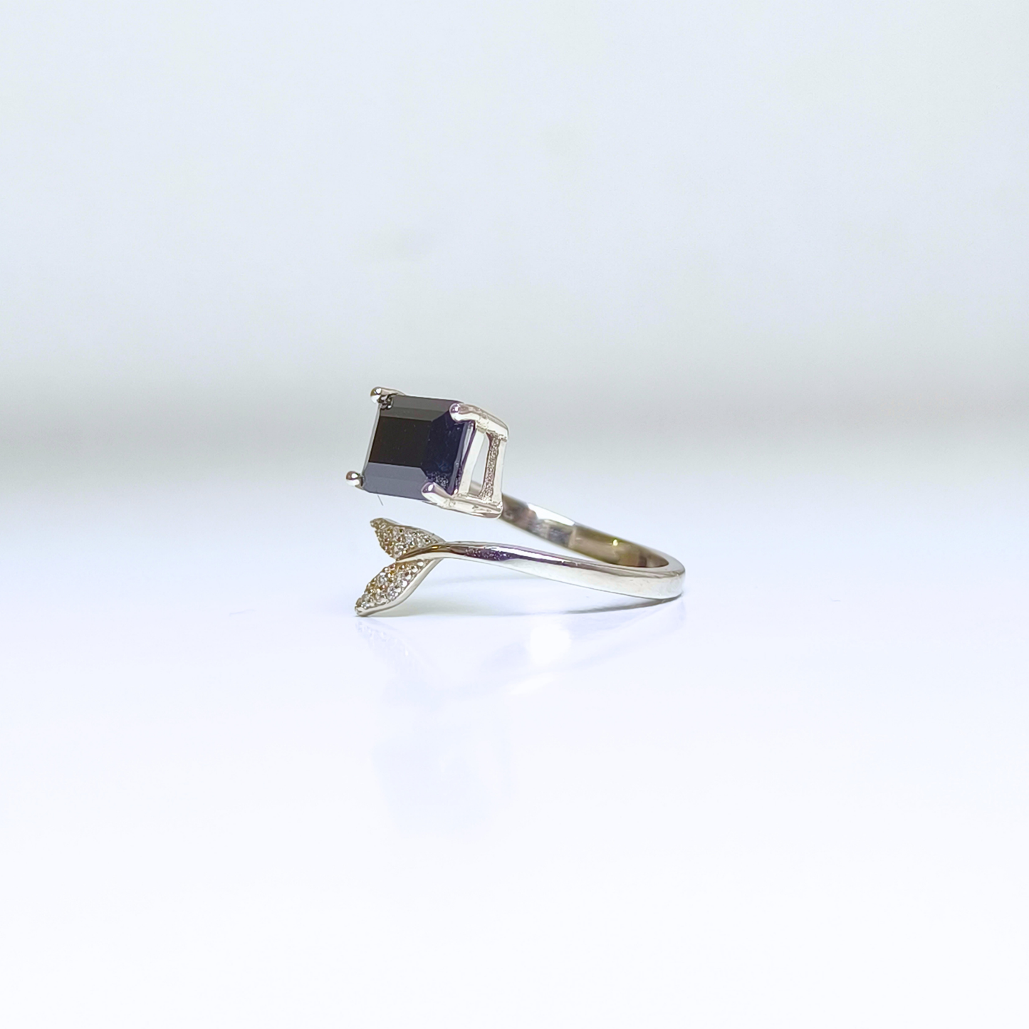 Lunaria | Black Spinel Ring