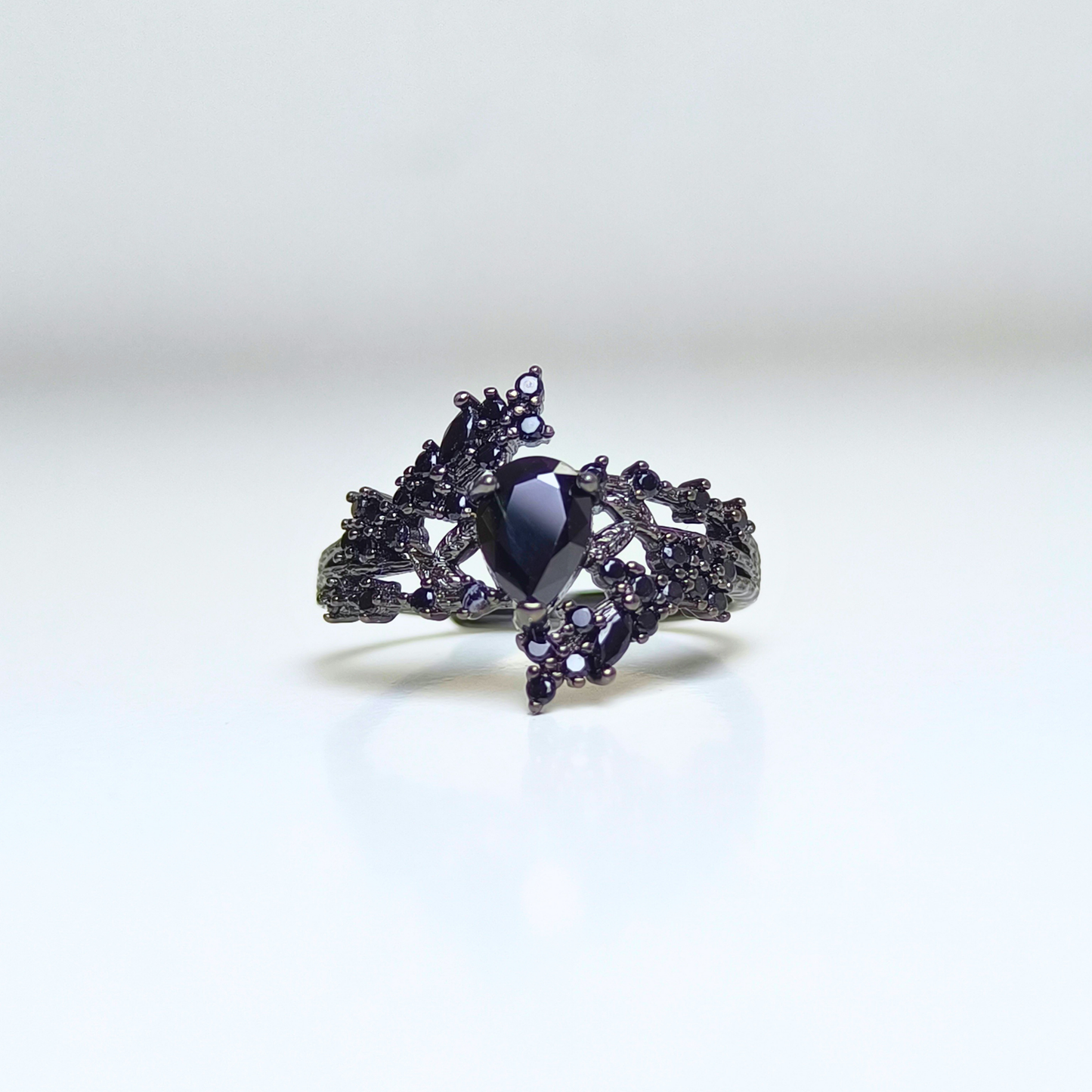 Noir Thornveil | Black Spinel Ring