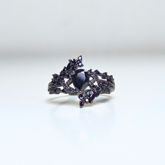Noir Thornveil | Black Spinel Ring