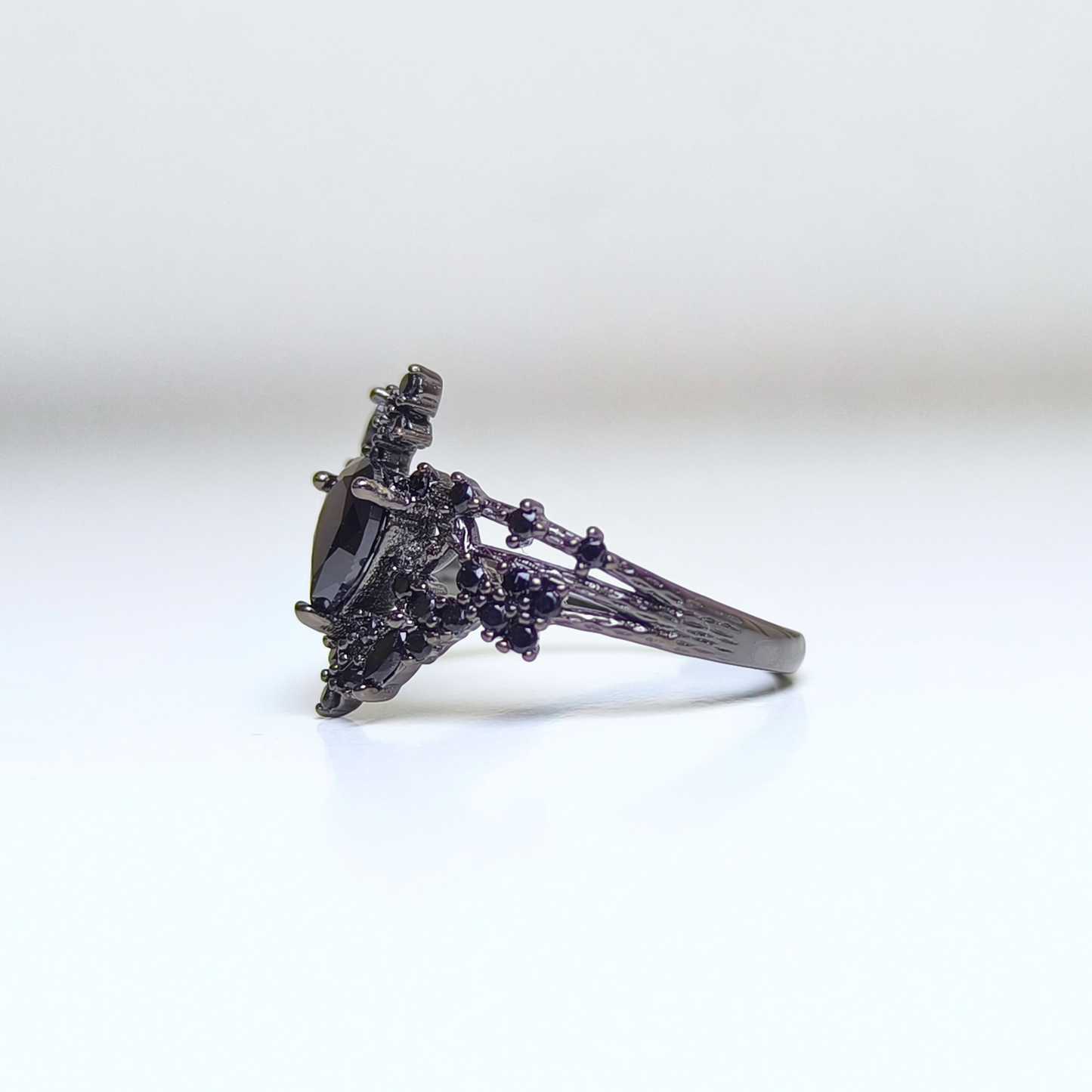Noir Thornveil | Black Spinel Ring