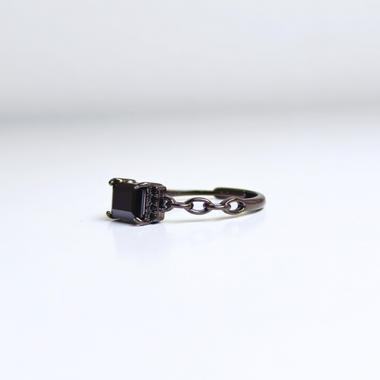 Onyx Link | Black Spinel Ring