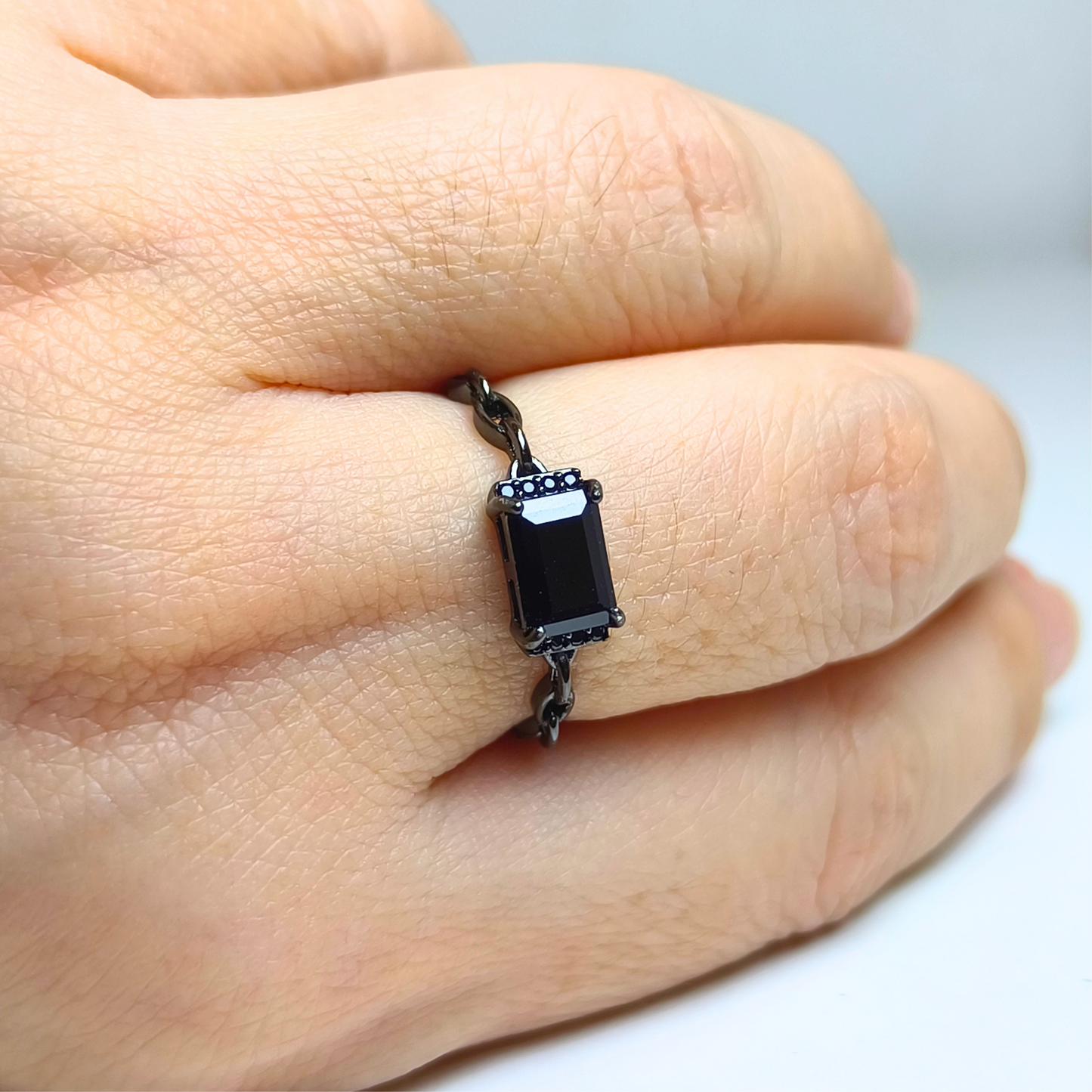 Onyx Link | Black Spinel Ring