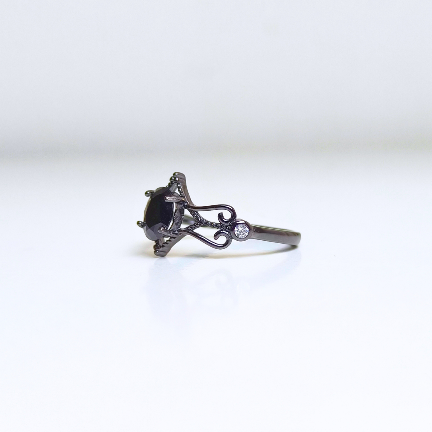Shadowvine | Black Spinel Ring