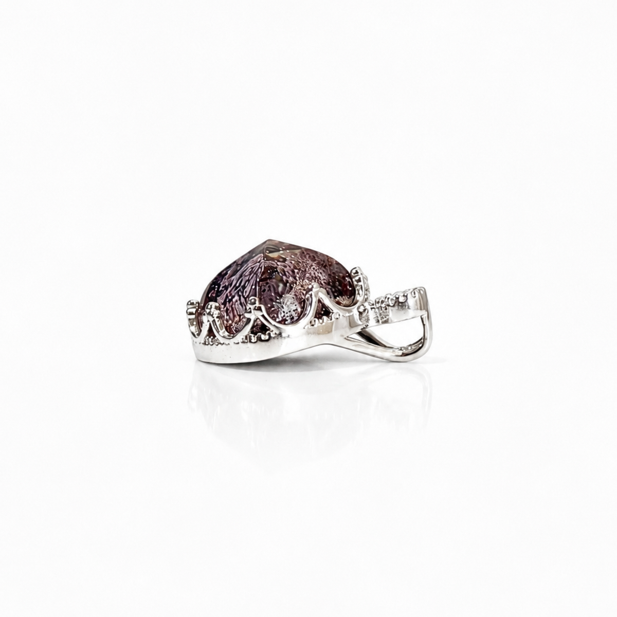 Fleur Lumiere | Gemstone Pendant
