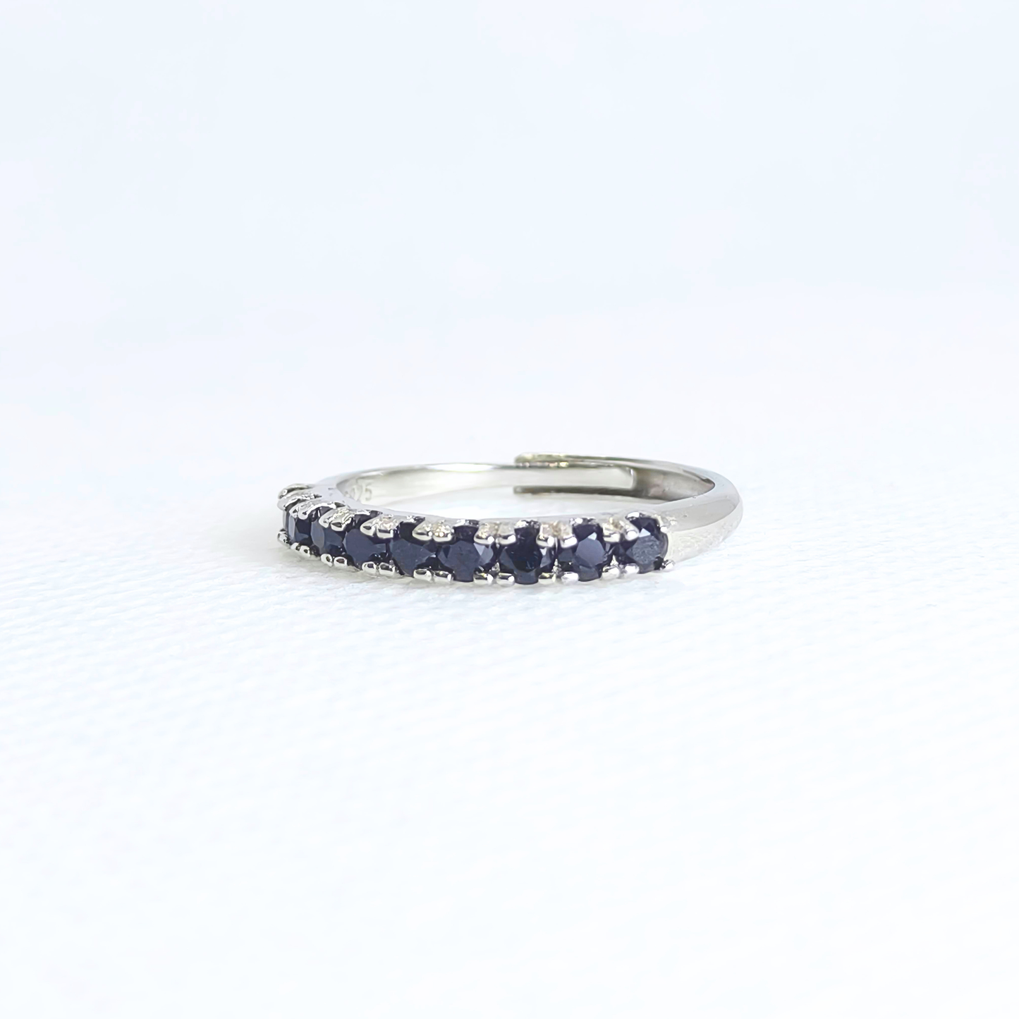 Eclipse Linea | Black Spinel Ring