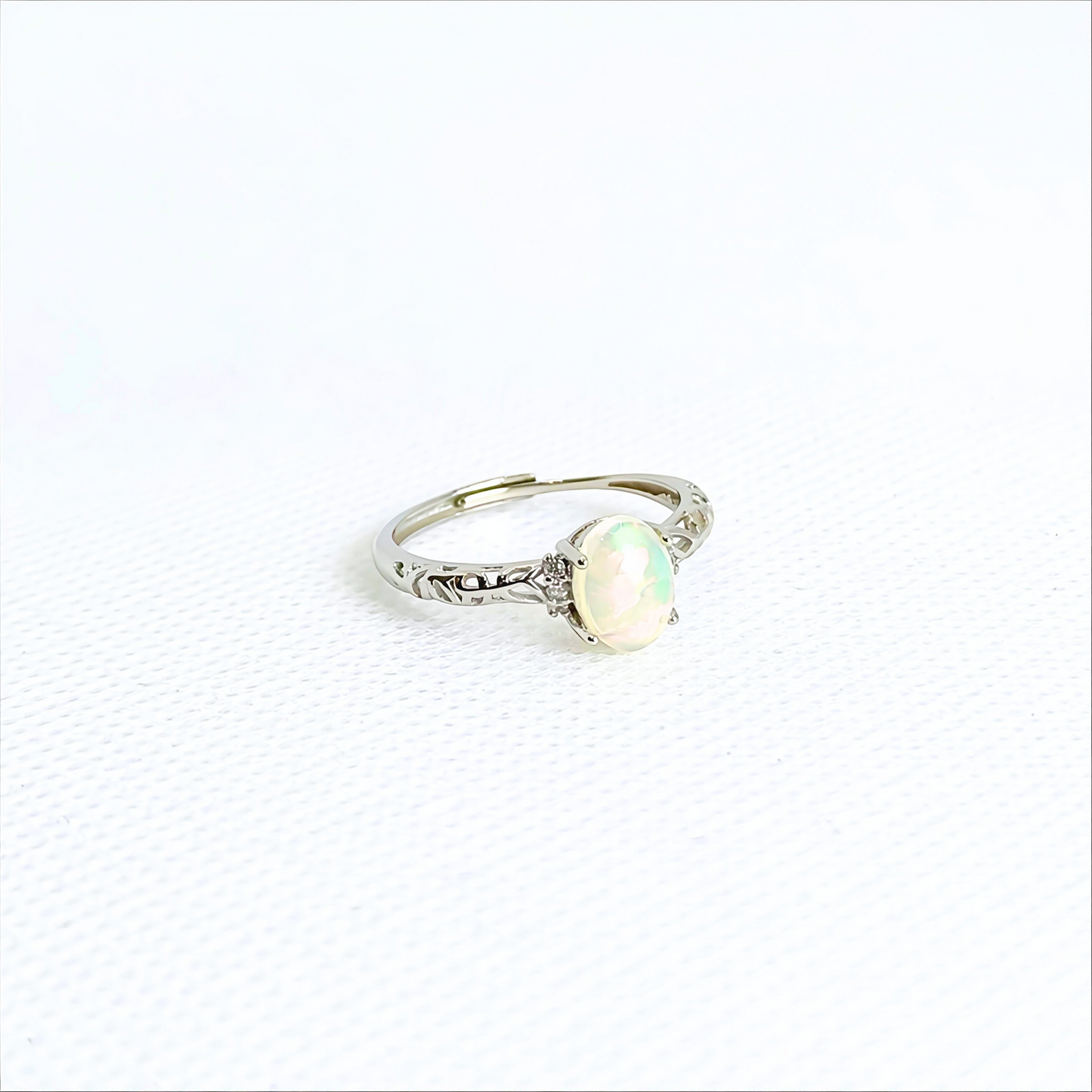 Auroralight | White Opal Ring
