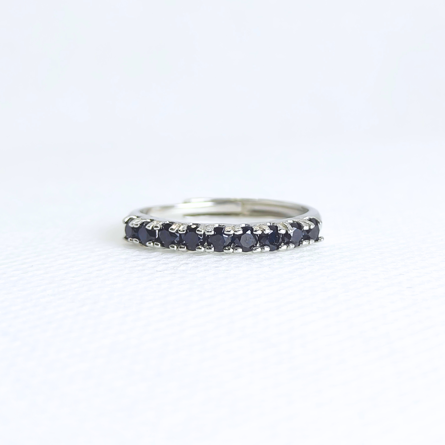 Eclipse Linea | Black Spinel Ring