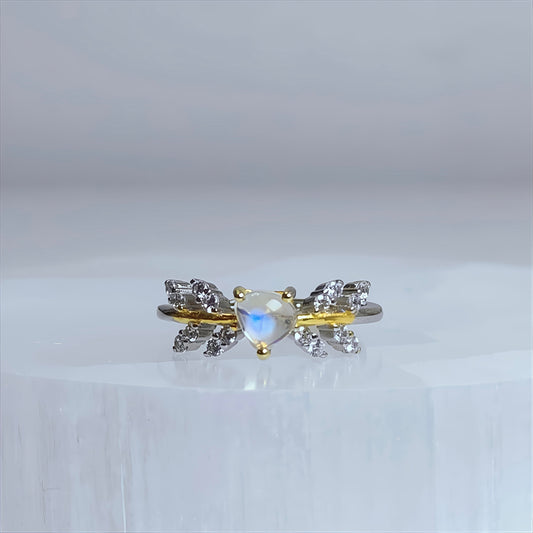 Lunaria Crest | Moonstone Leaf Ring