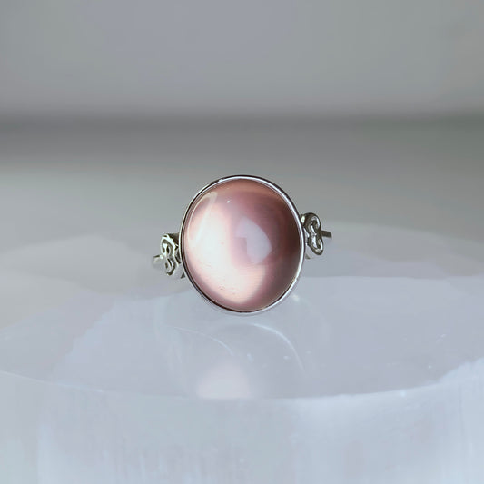 Bloomveil | Rose Quartz Cabochon Ring