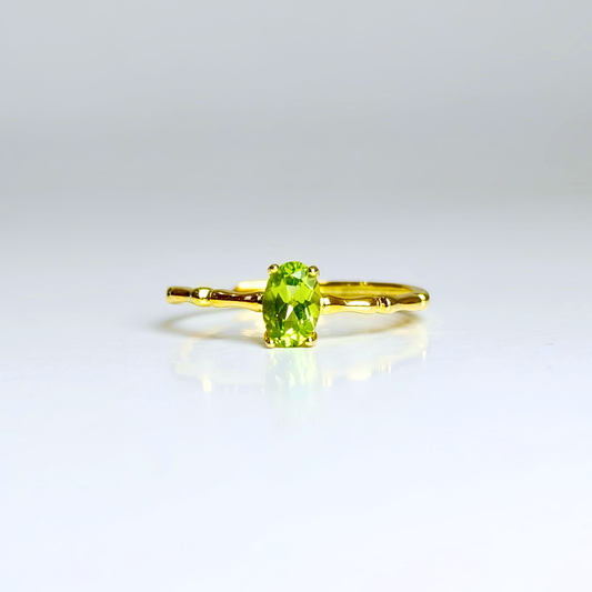 Willow Muse | Peridot Ring