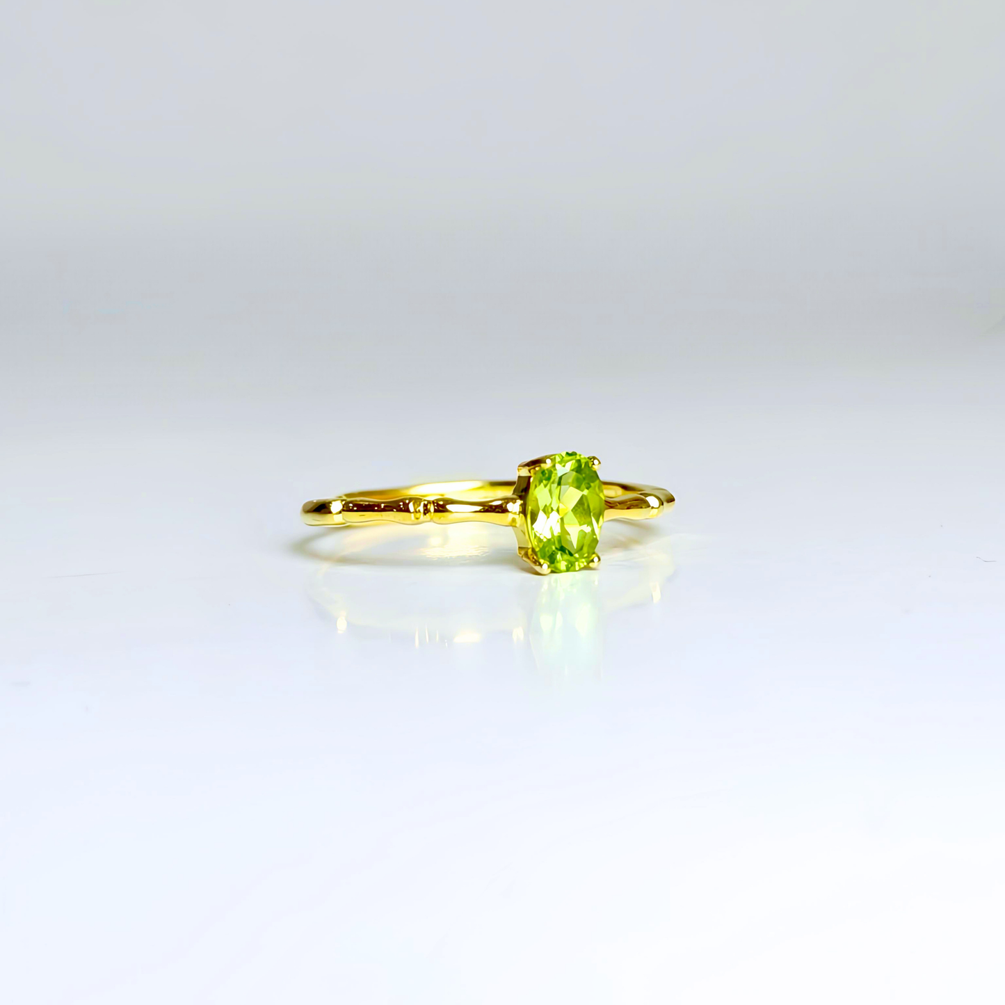 Willow Muse | Peridot Ring