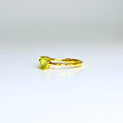 Willow Muse | Peridot Ring